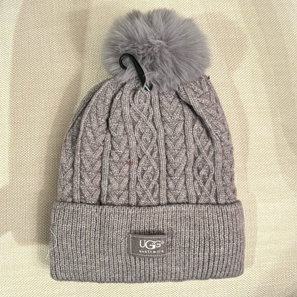 UGG Accessories - UGG gray hat and scarf